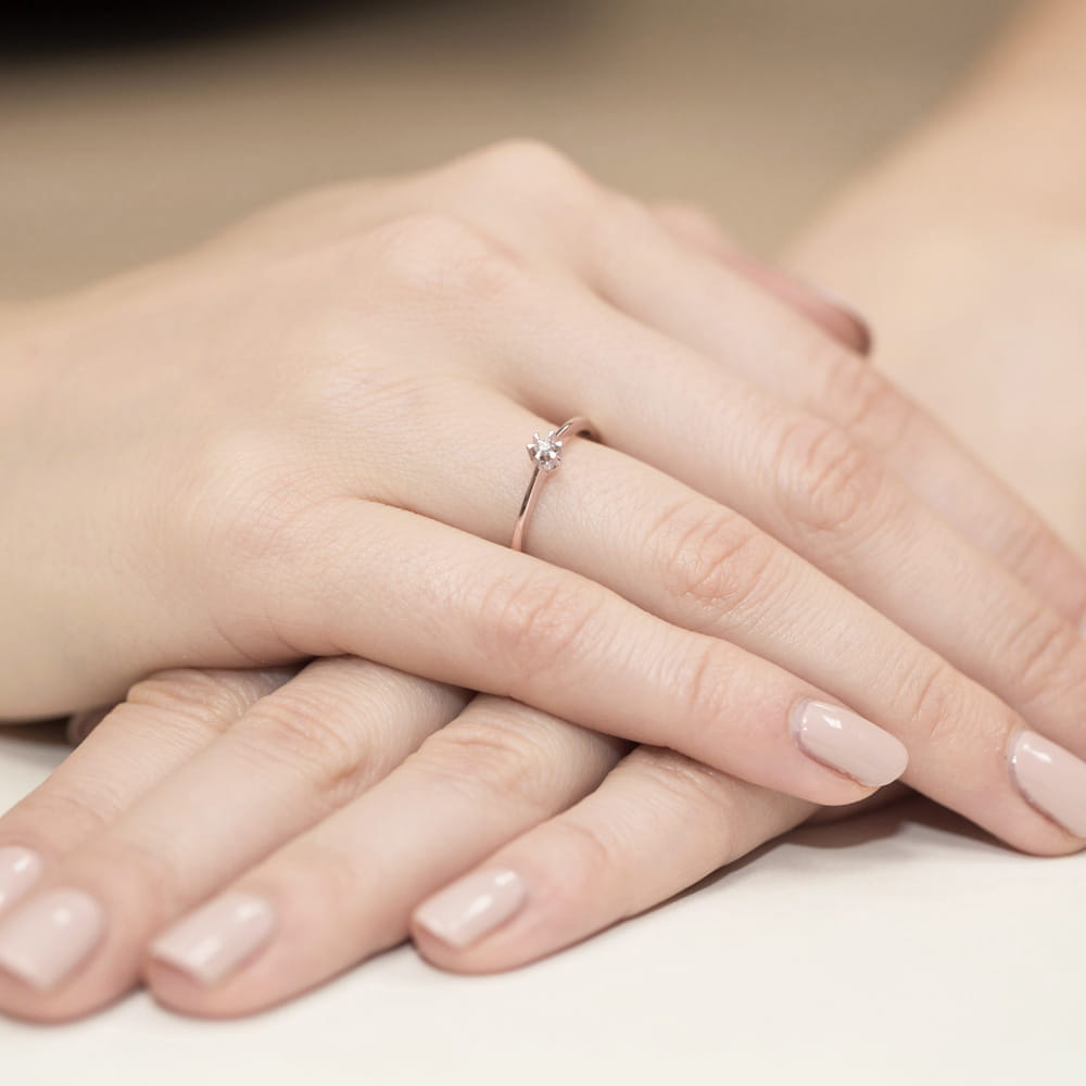 Auksinis Žiedas Su Deimantu