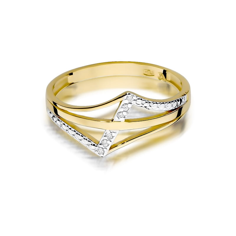 Gold Ring With Diamonds