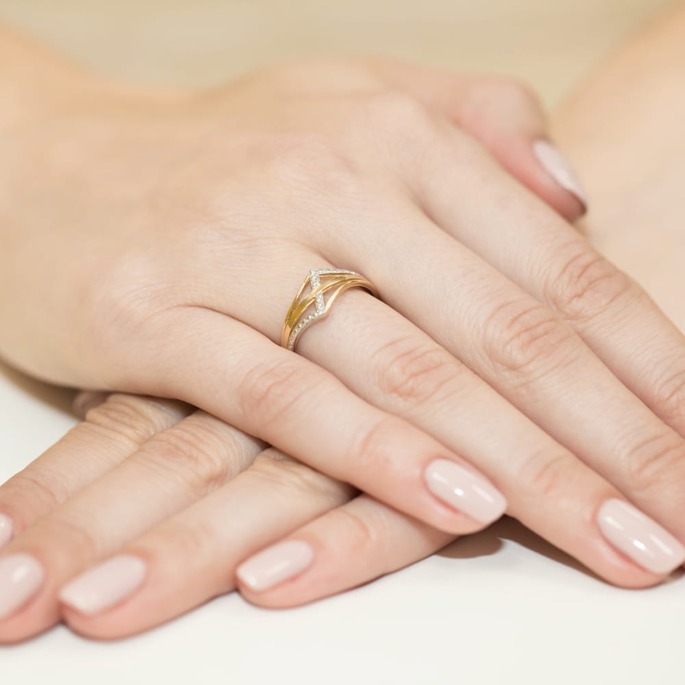 Auksinis Žiedas Su Deimantais