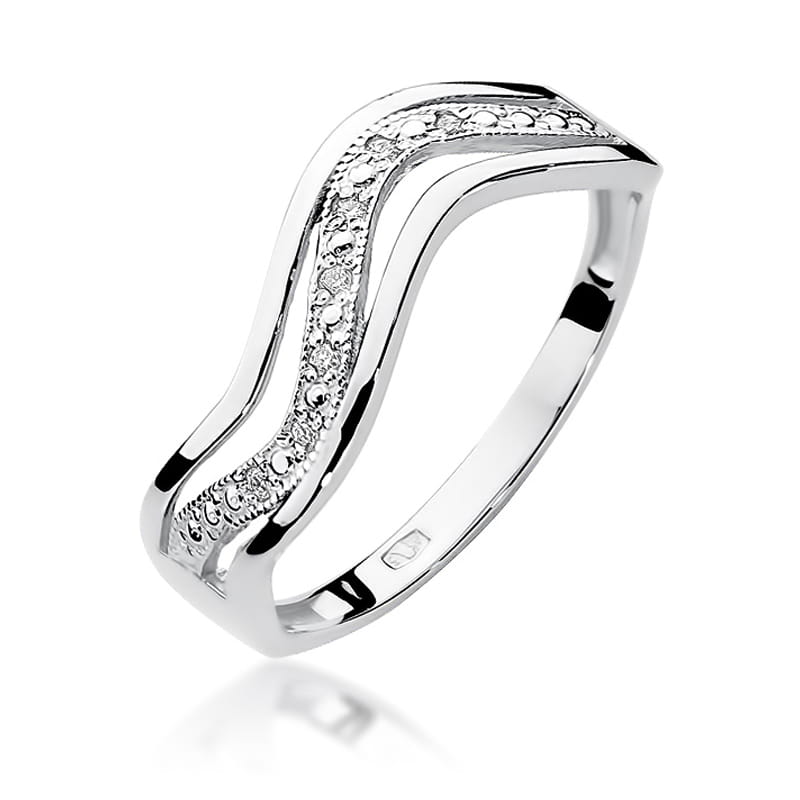 Gold Ring With Diamonds