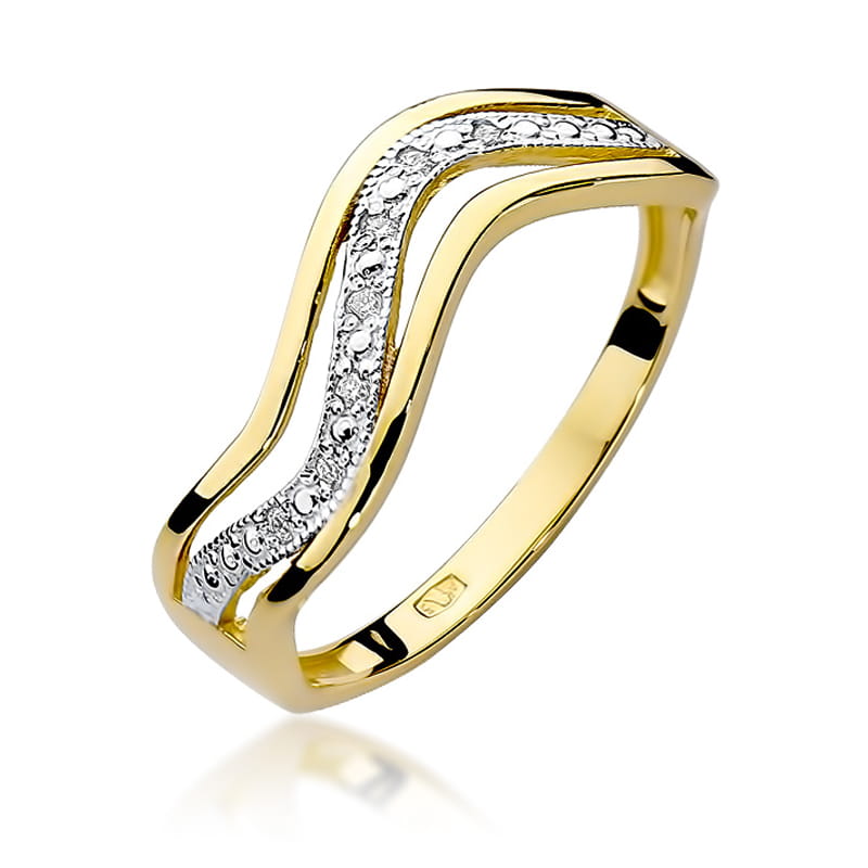 Gold Ring With Diamonds