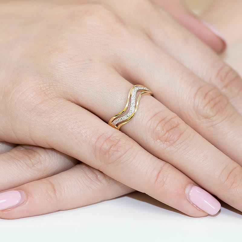Gold Ring With Diamonds