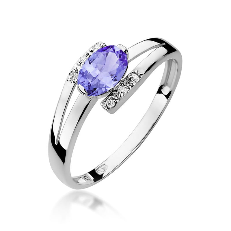 Gold Ring With Tanzanite And Diamonds