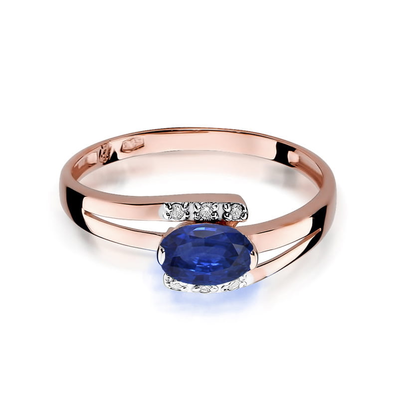 Gold Ring With Sapphire And Diamonds