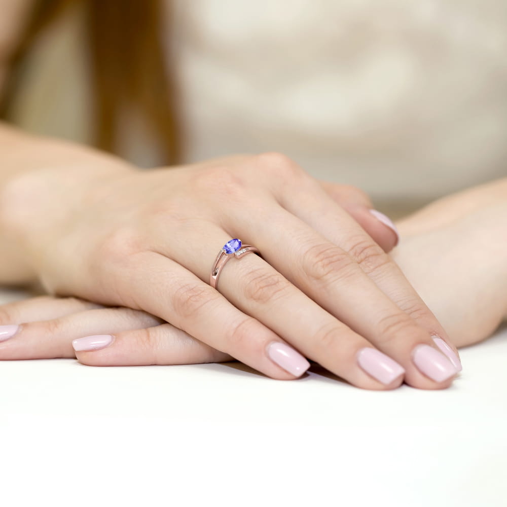 Gold Ring With Tanzanite And Diamonds