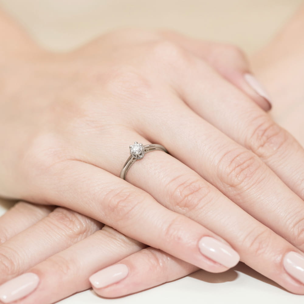 Auksinis Žiedas Su Deimantu