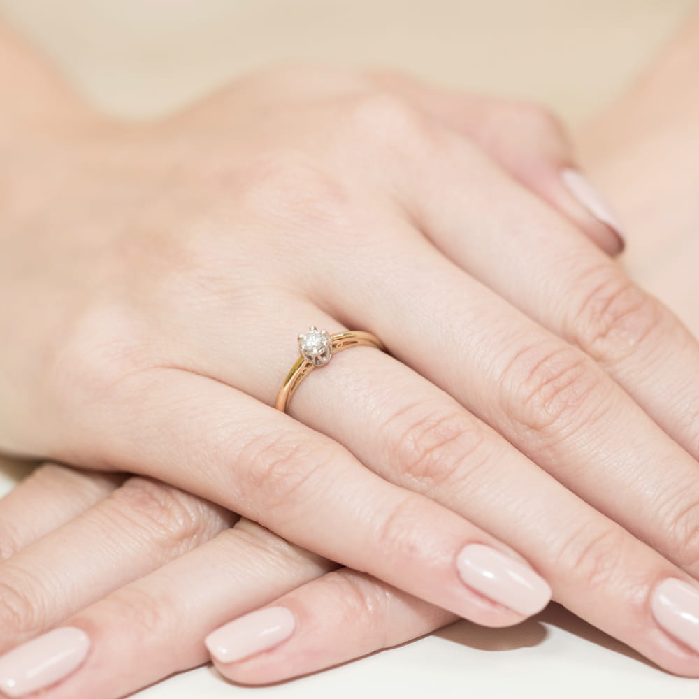 Auksinis Žiedas Su Deimantu