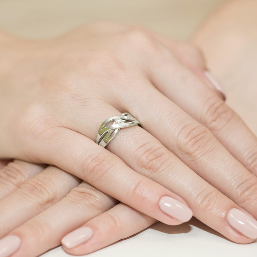 Auksinis Žiedas Su Deimantu