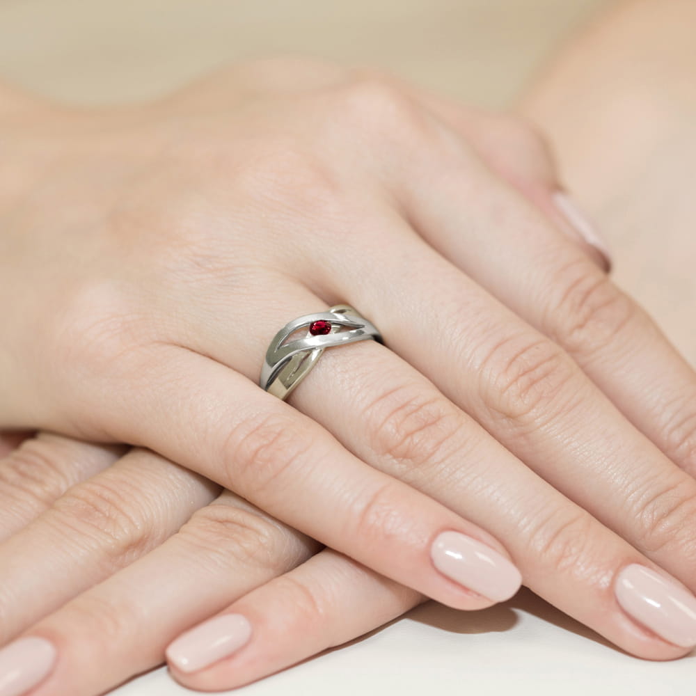 Auksinis Žiedas Su Rubinu