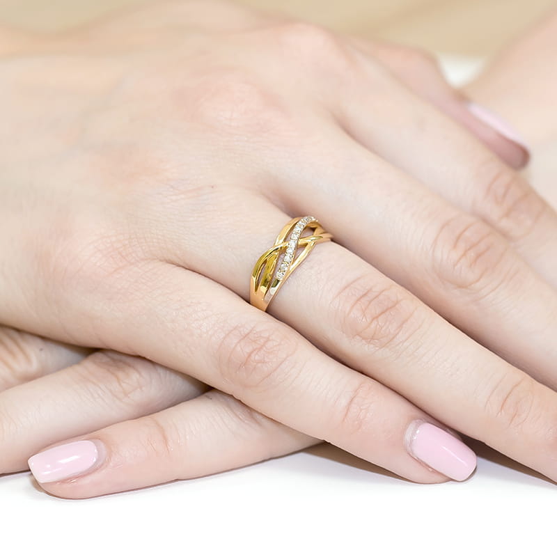 Gold Ring With Diamonds