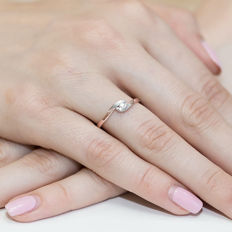 Auksinis Žiedas Su Deimantu