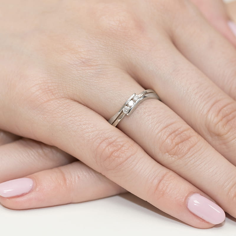 Auksinis Žiedas Su Deimantais