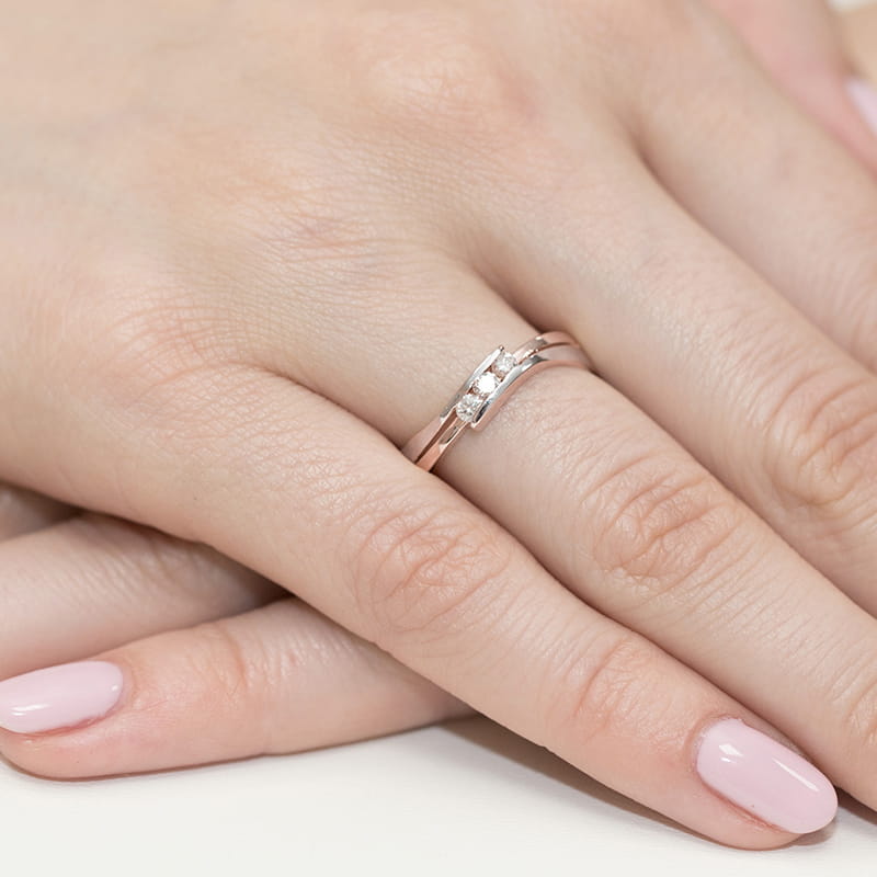 Auksinis Žiedas Su Deimantais