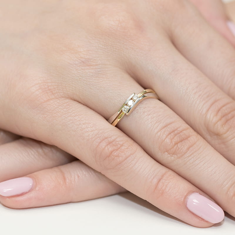 Auksinis Žiedas Su Deimantais