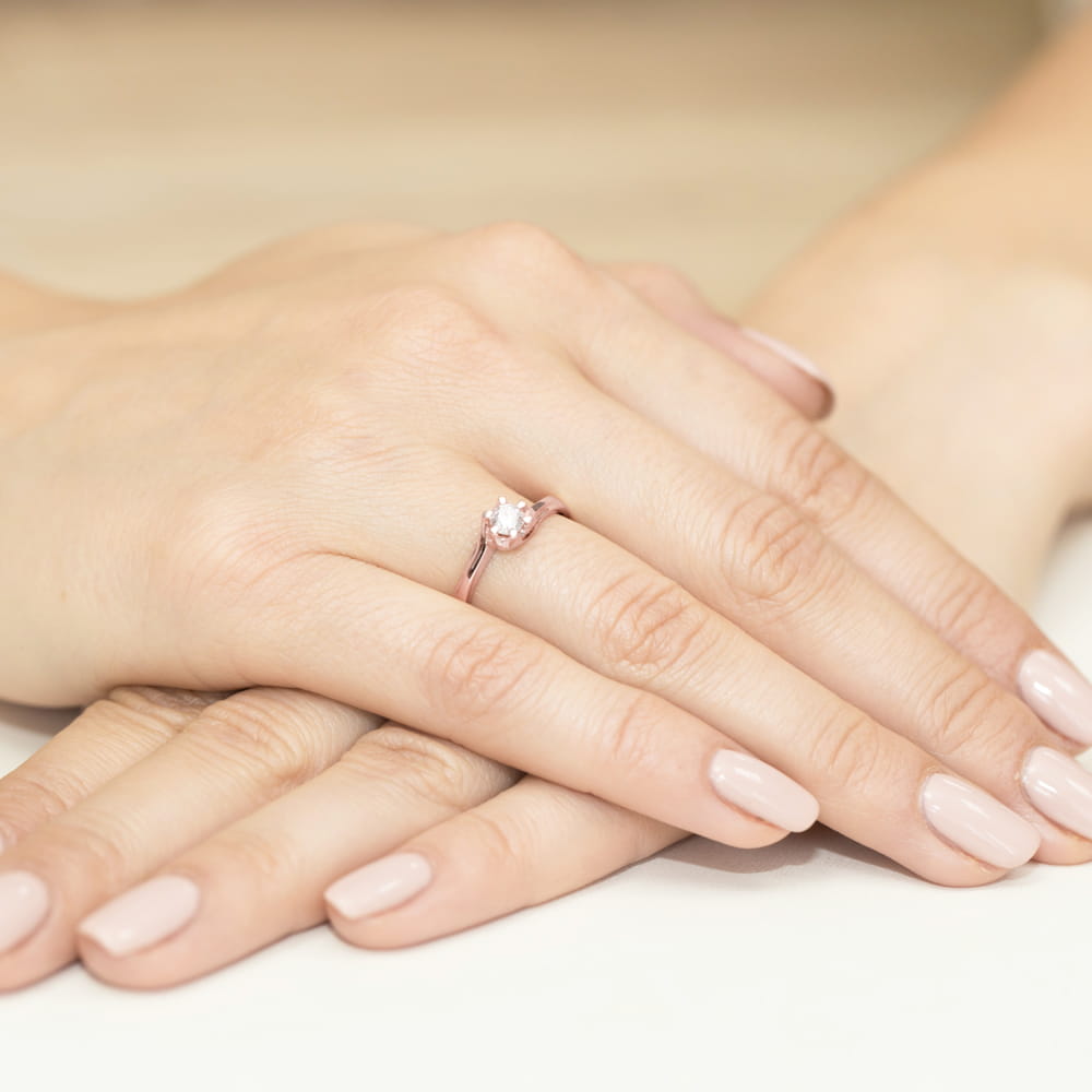 Auksinis Žiedas Su Deimantu