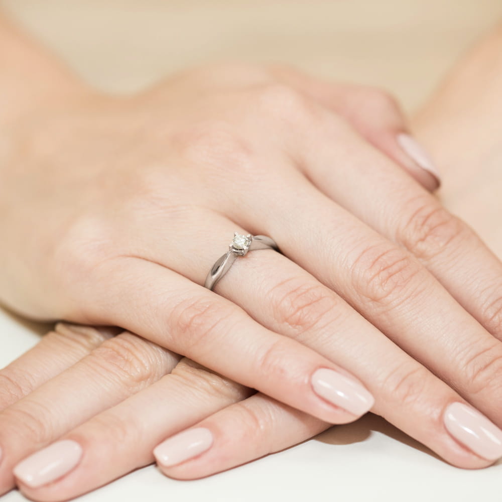 Auksinis Žiedas Su Deimantu