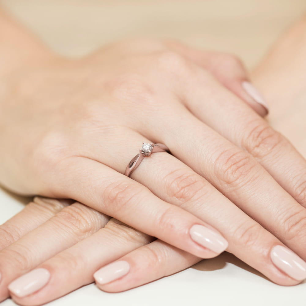 Auksinis Žiedas Su Deimantu