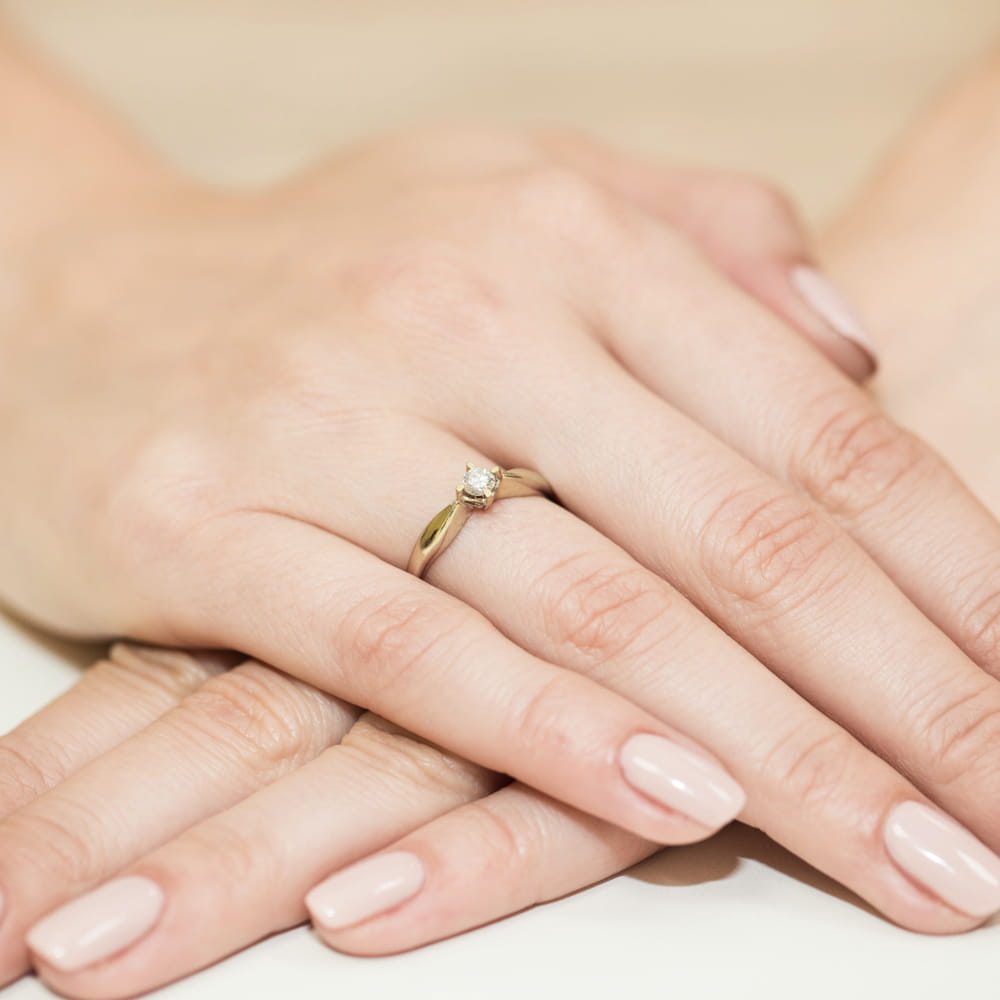 Auksinis Žiedas Su Deimantu