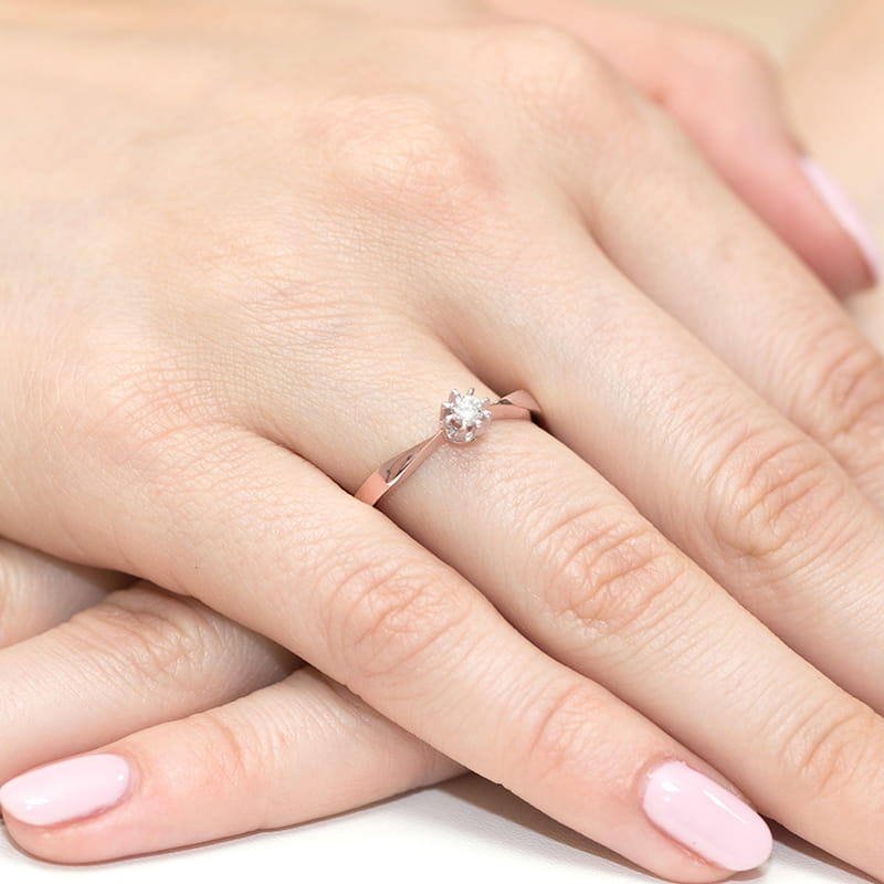 Auksinis Žiedas Su Deimantu