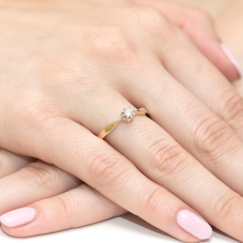 Auksinis Žiedas Su Deimantu