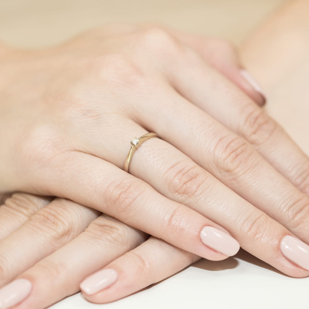 Auksinis Žiedas Su Deimantu