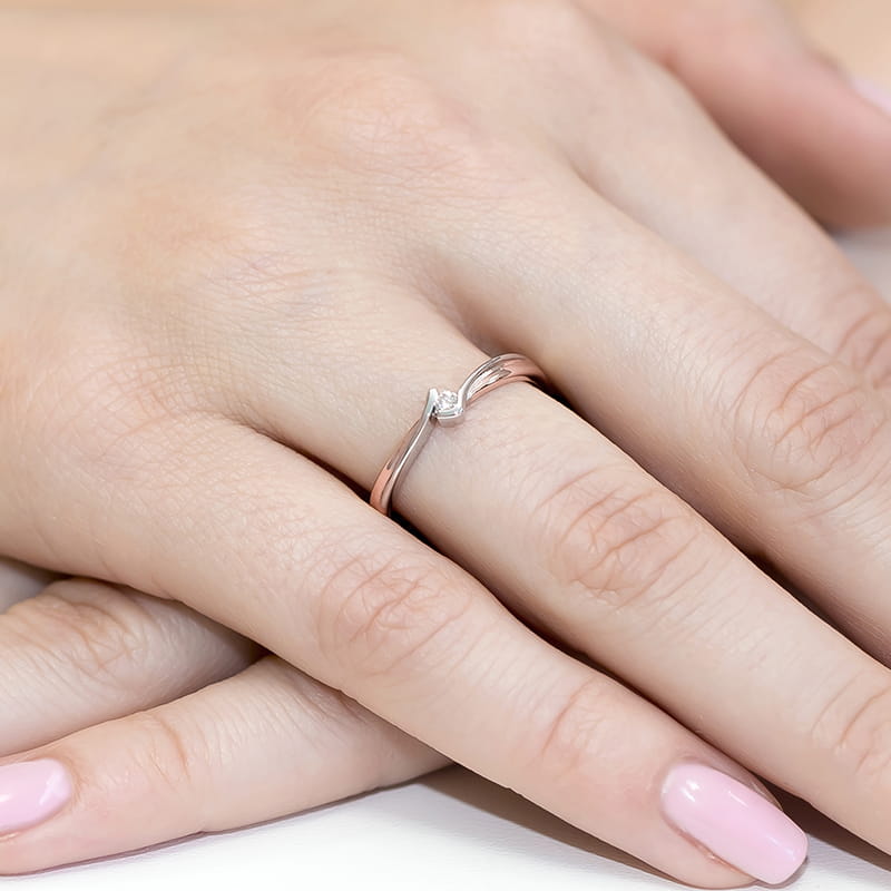 Auksinis Žiedas Su Deimantu