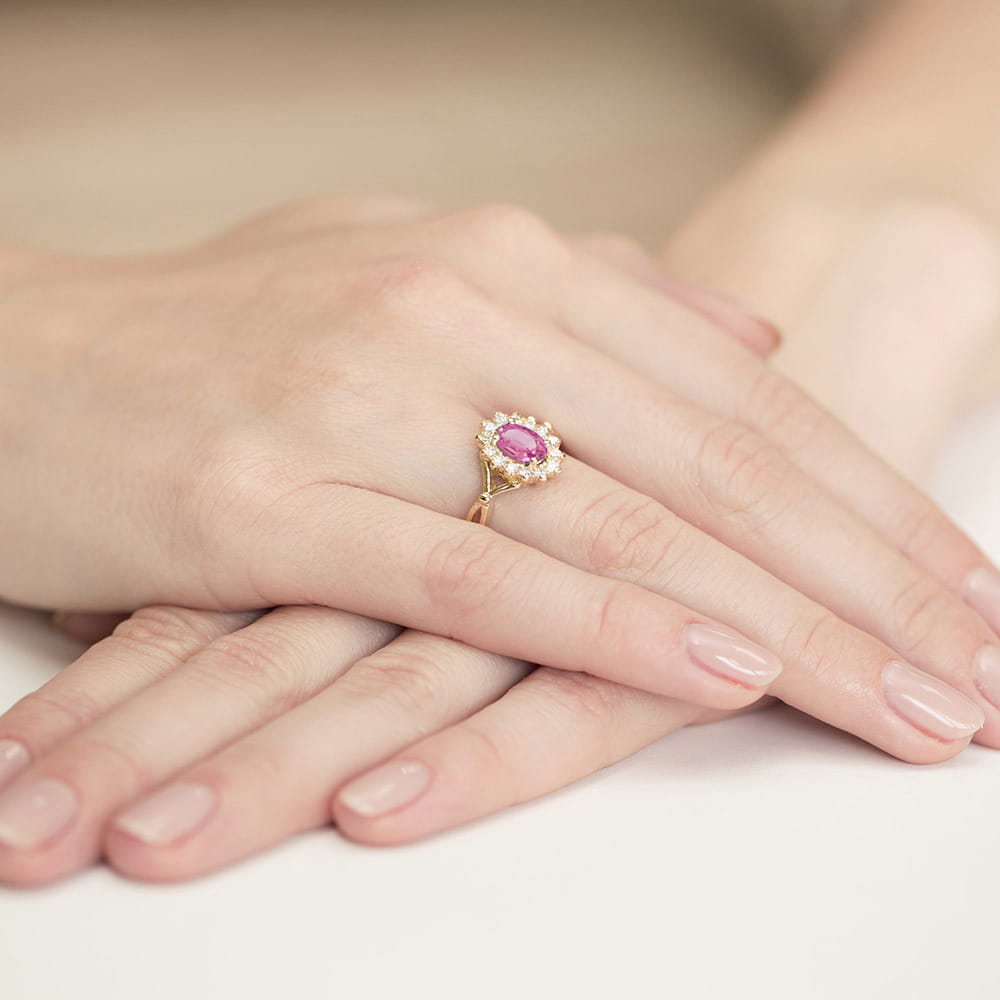 Auksinis Žiedas Su Rožiniu Topazu Ir deimantais