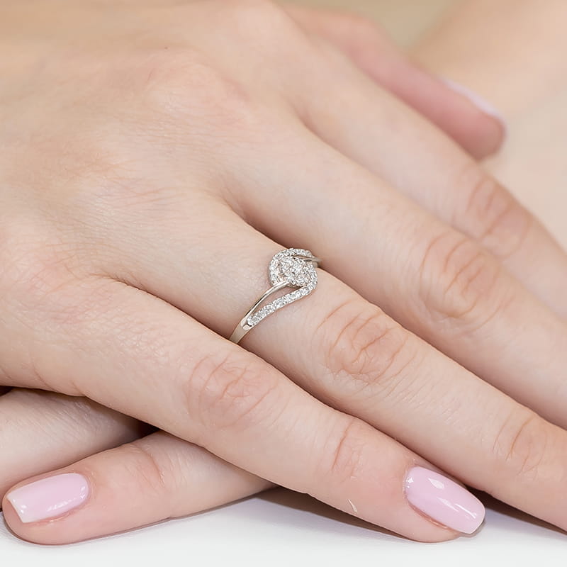 Gold Ring With Diamonds
