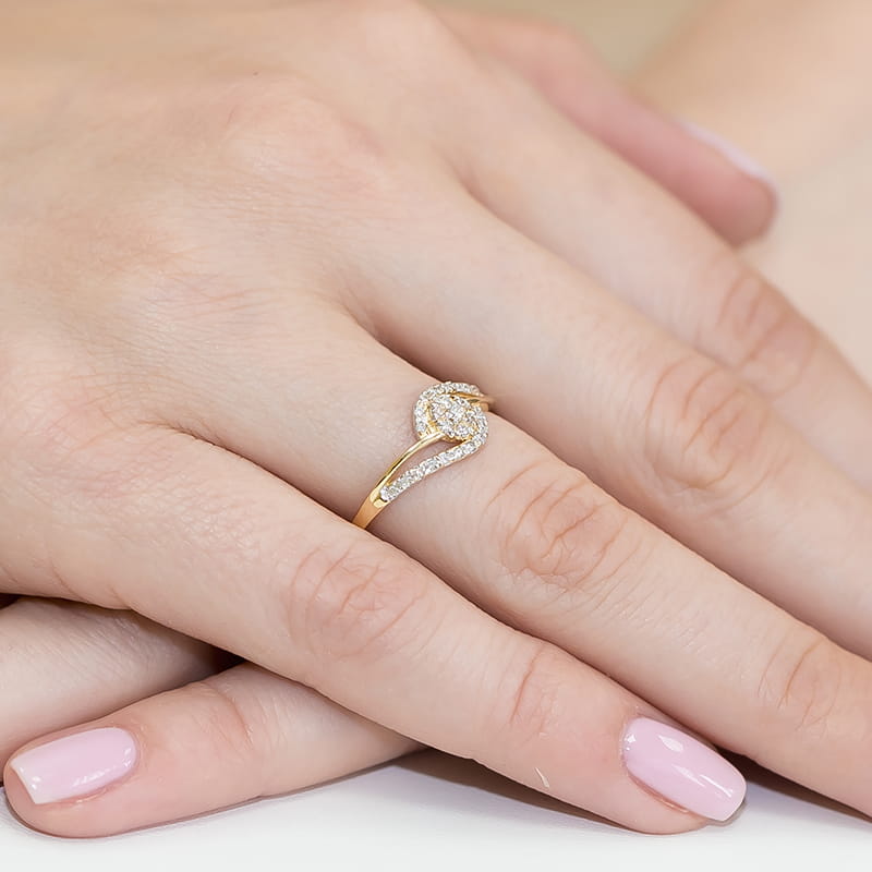 Gold Ring With Diamonds