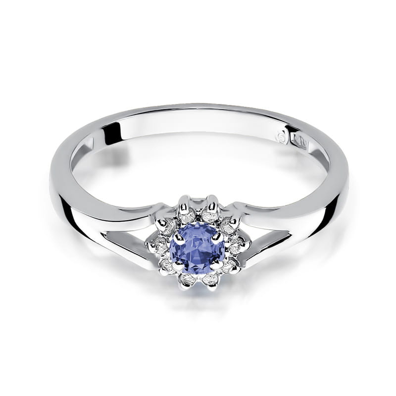 Gold Ring With Tanzanite And Diamonds