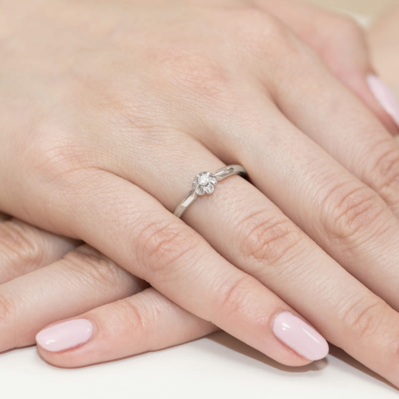 Auksinis Žiedas Su Deimantu