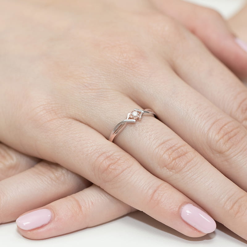 Auksinis Žiedas Su Deimantu