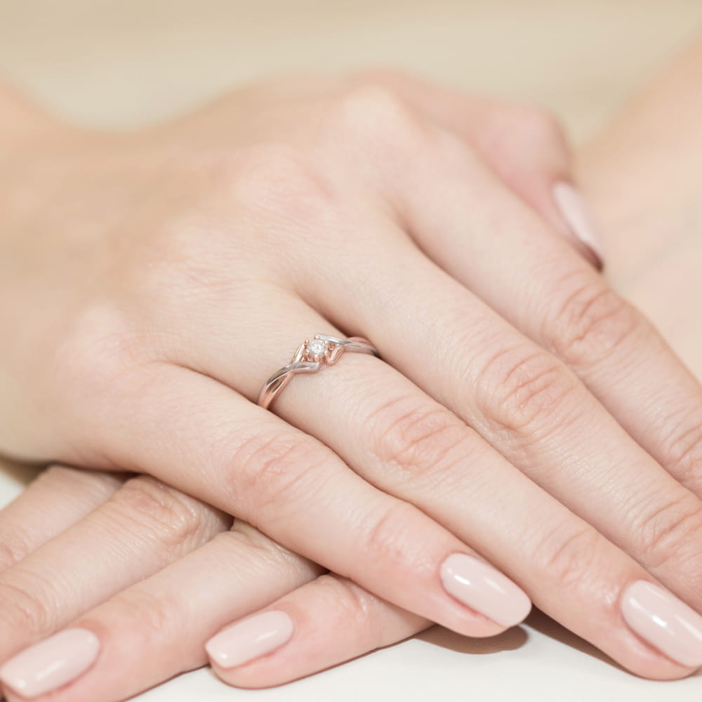 Auksinis Žiedas Su Deimantu