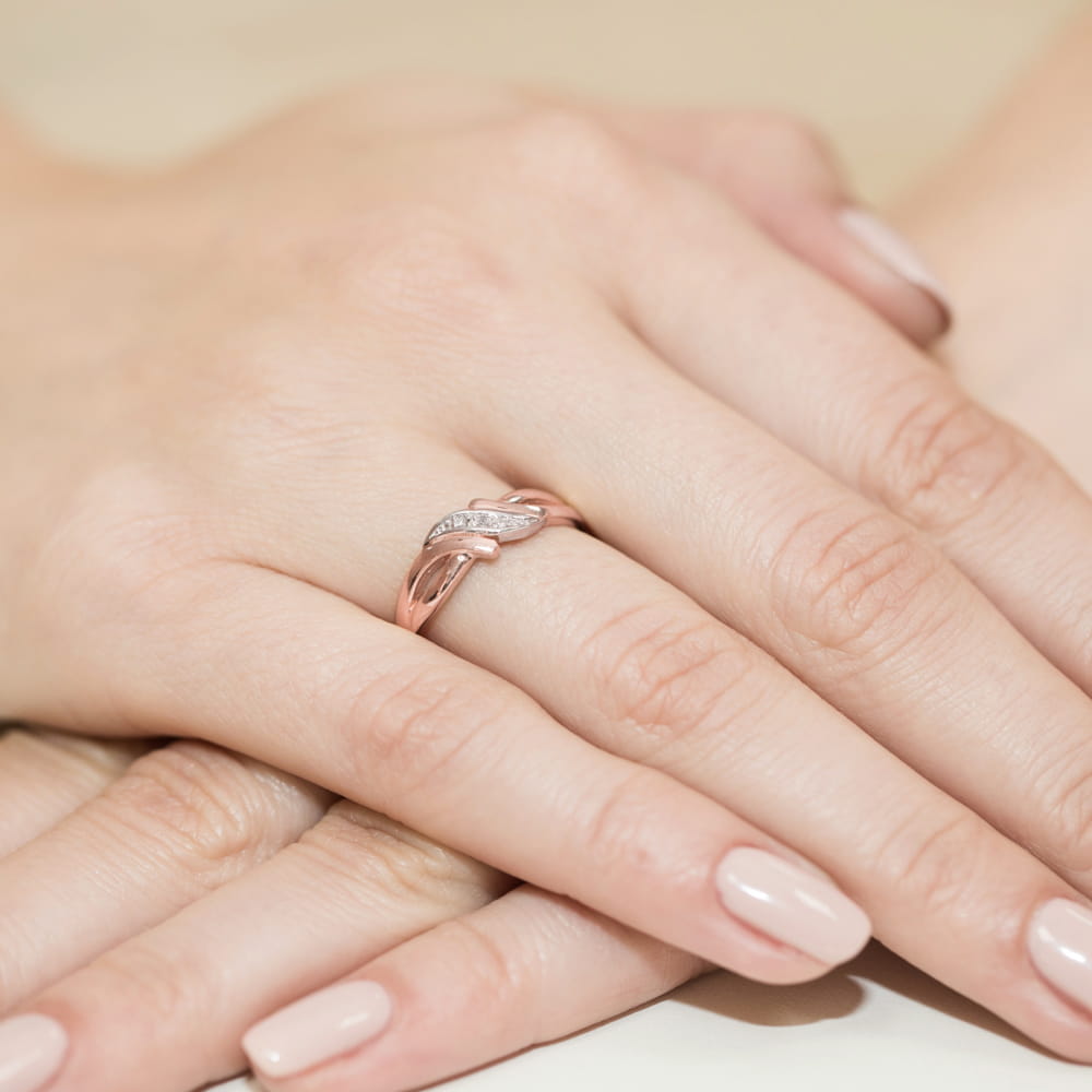 Auksinis Žiedas Su Deimantu