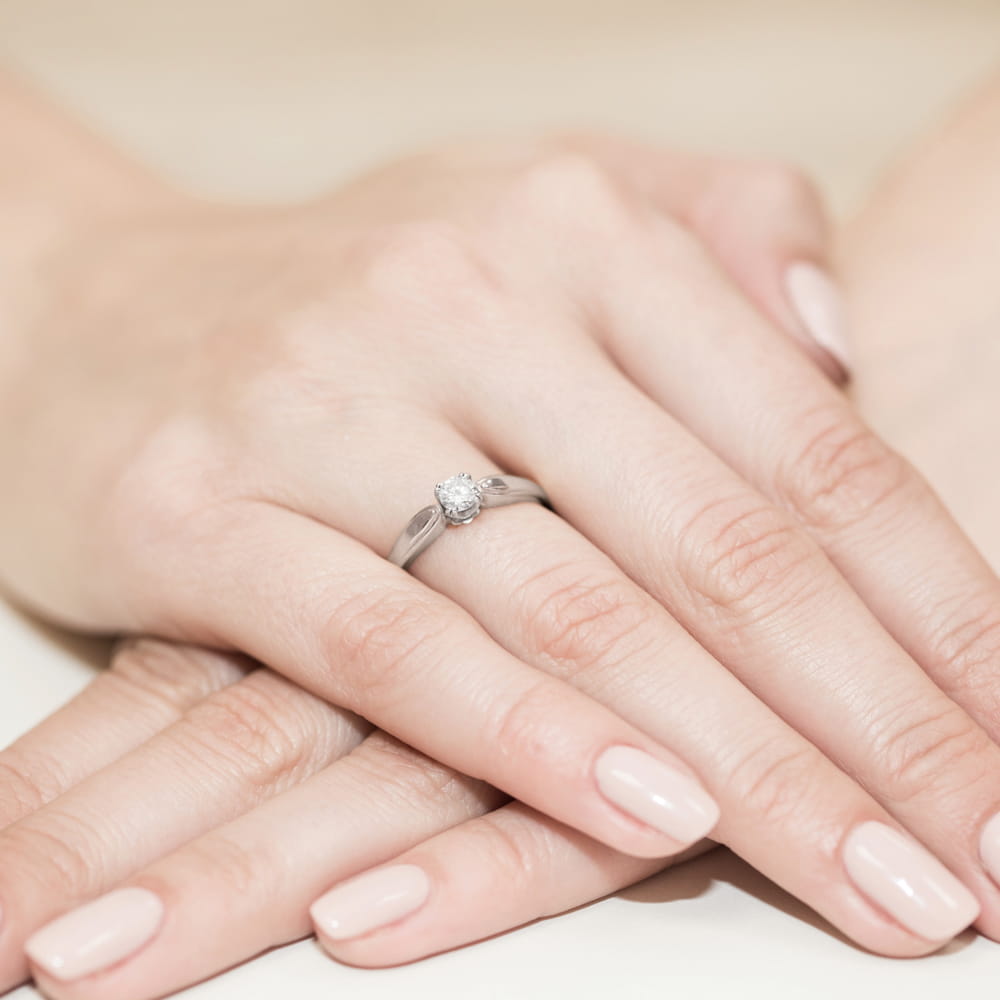 Auksinis Žiedas Su Deimantu