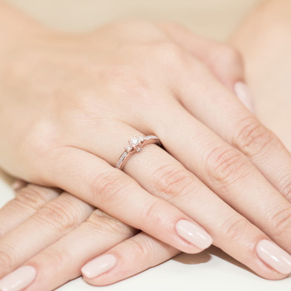 Auksinis Žiedas Su Deimantais