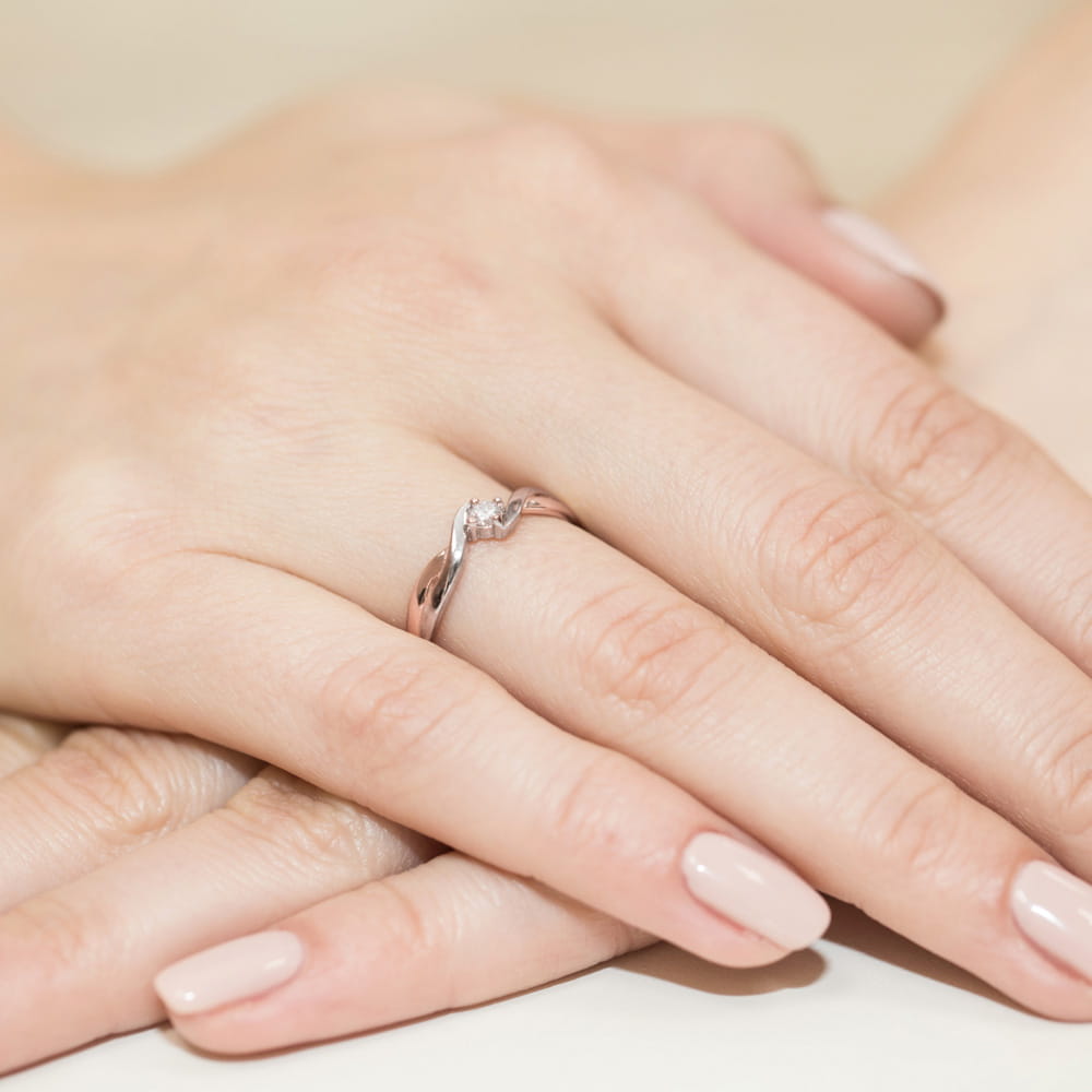 Auksinis Žiedas Su Deimantu