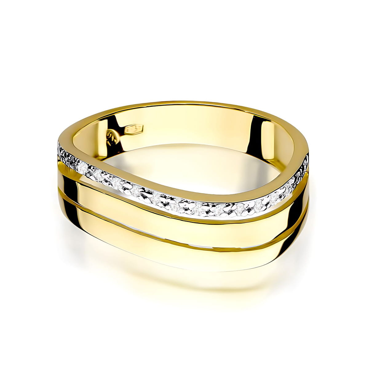 Gold Ring With Diamonds