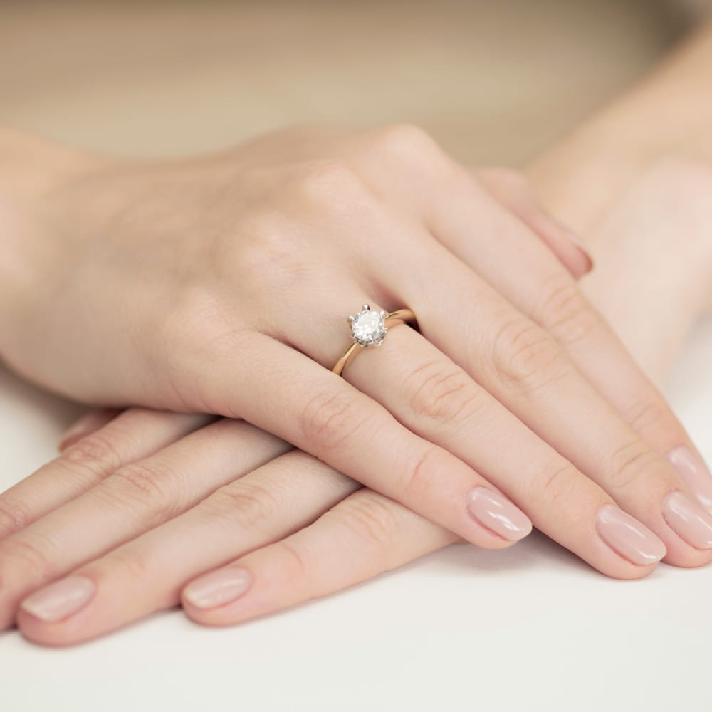 Auksinis Žiedas Su Deimantu