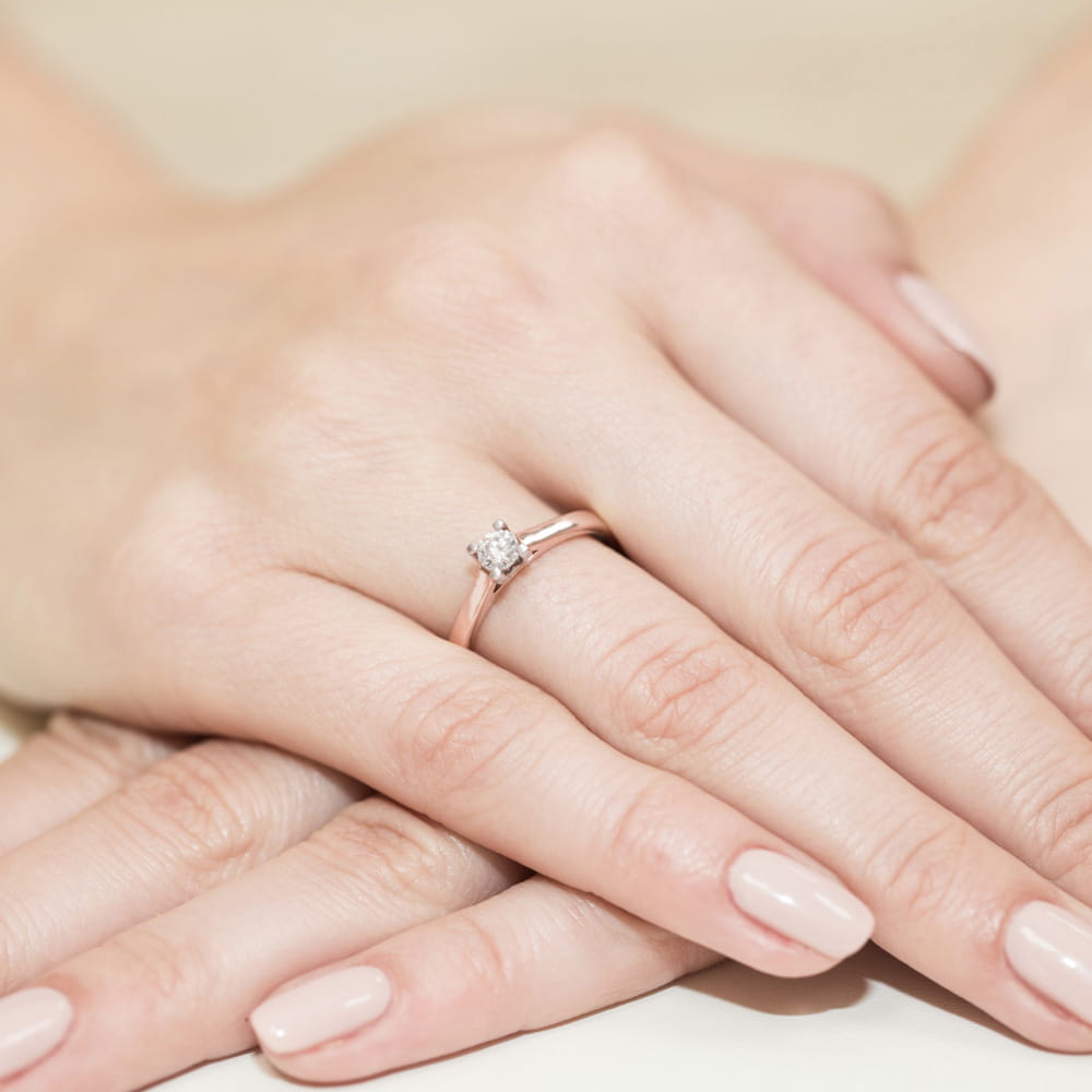 Auksinis Žiedas Su Deimantu