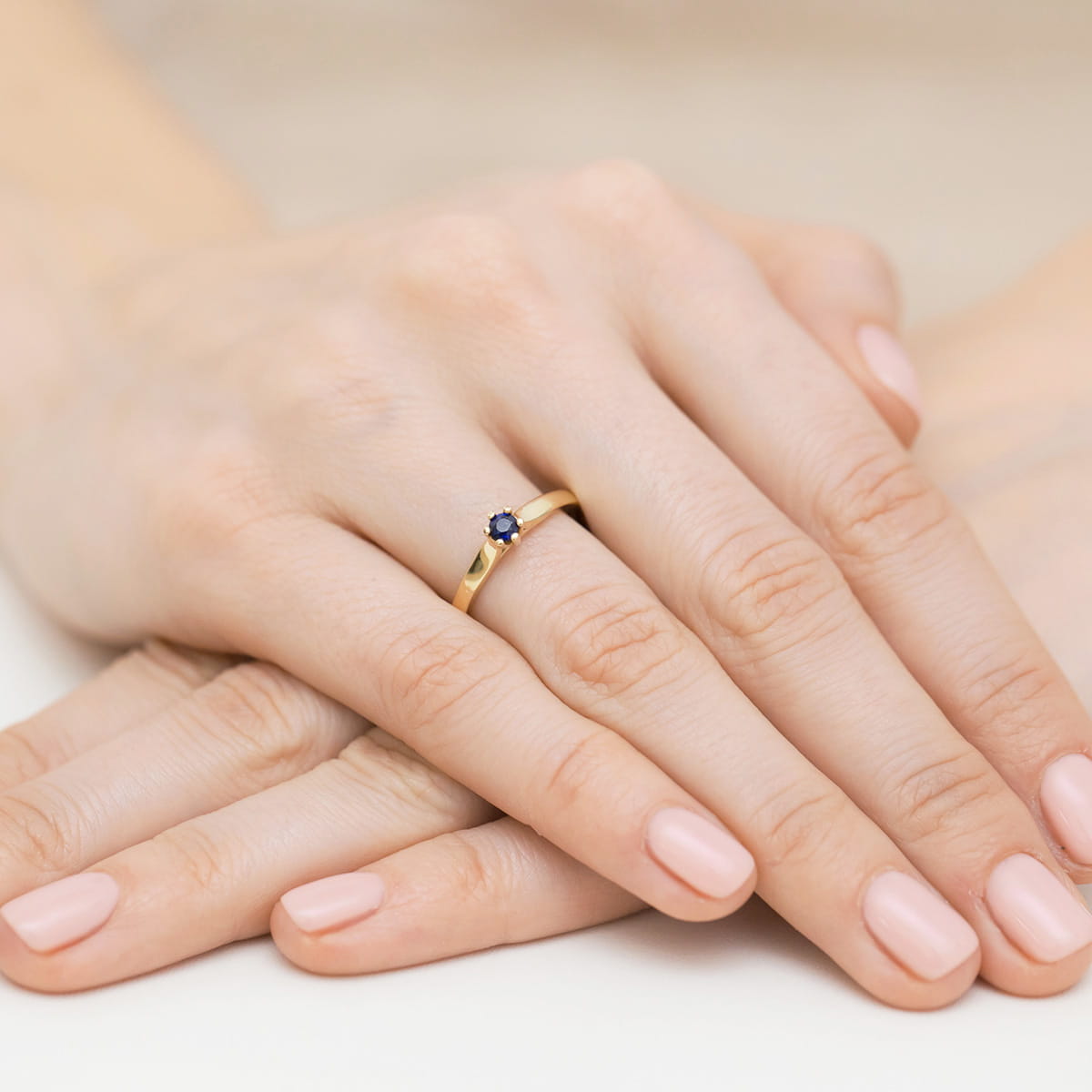 Auksinis Žiedas Su Safyru