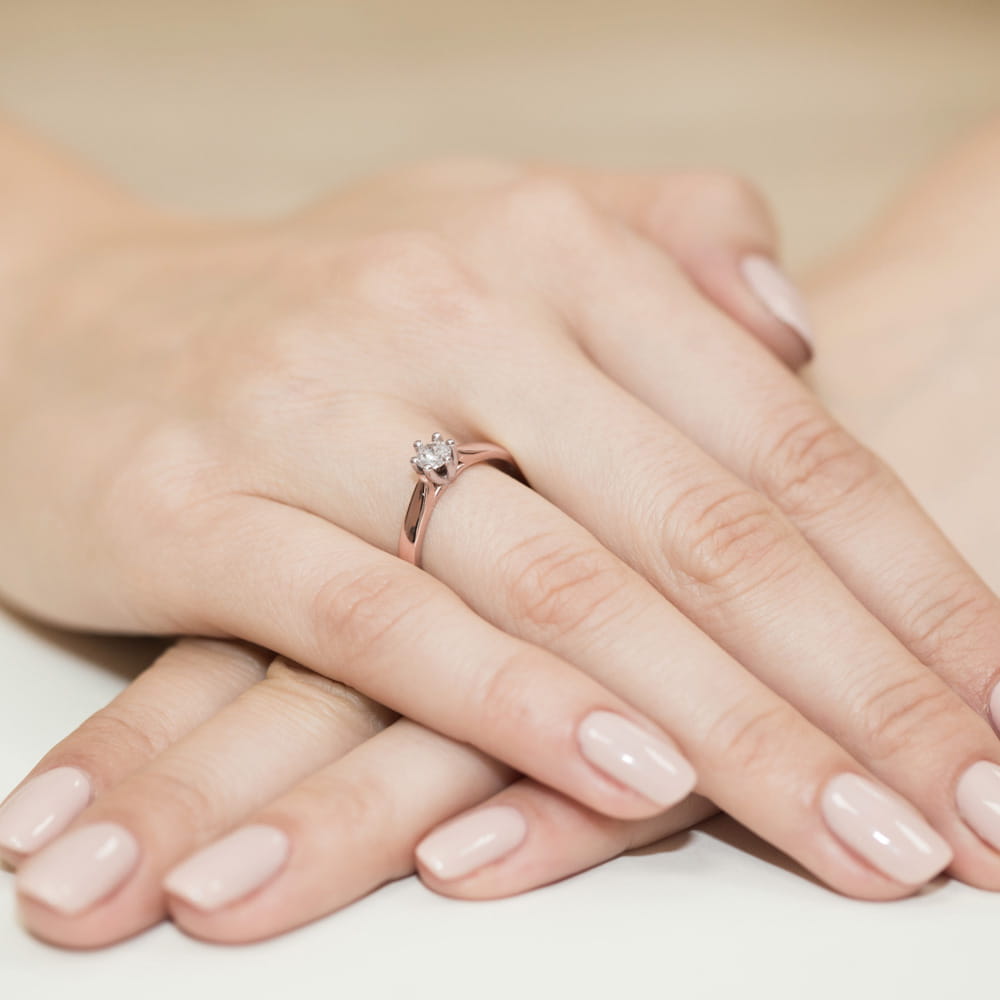 Auksinis Žiedas Su Deimantu