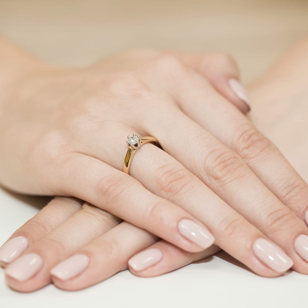 Auksinis Žiedas Su Deimantu