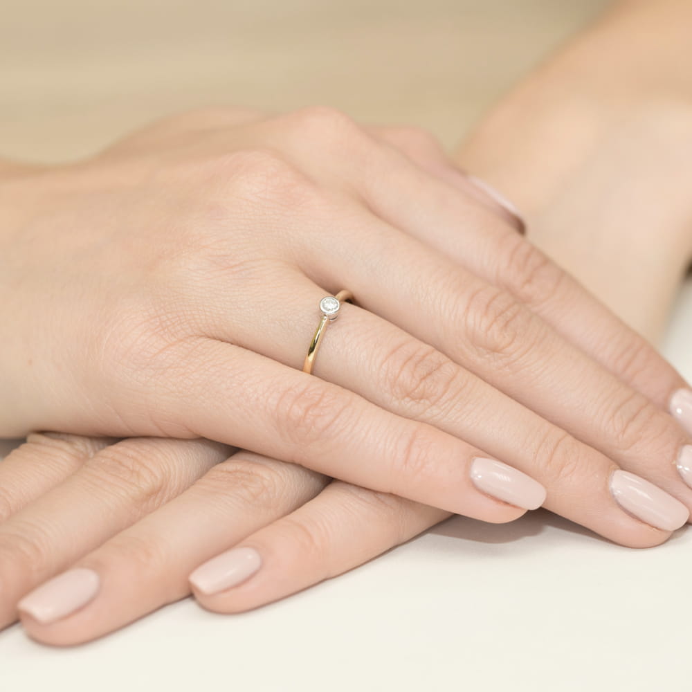 Auksinis Žiedas Su Deimantu