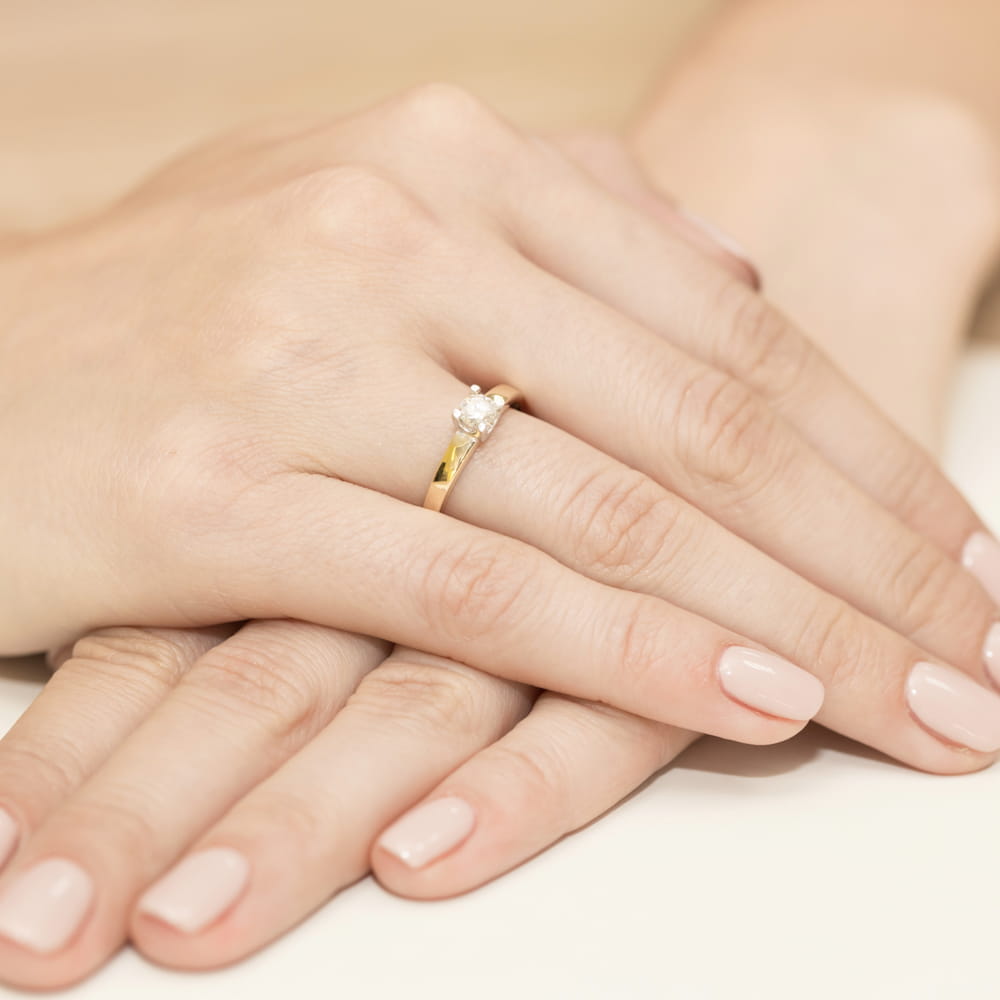 Gold Ring With Diamond