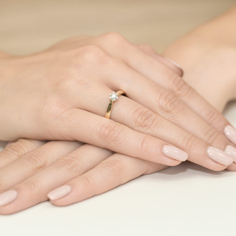 Auksinis Žiedas Su Deimantu