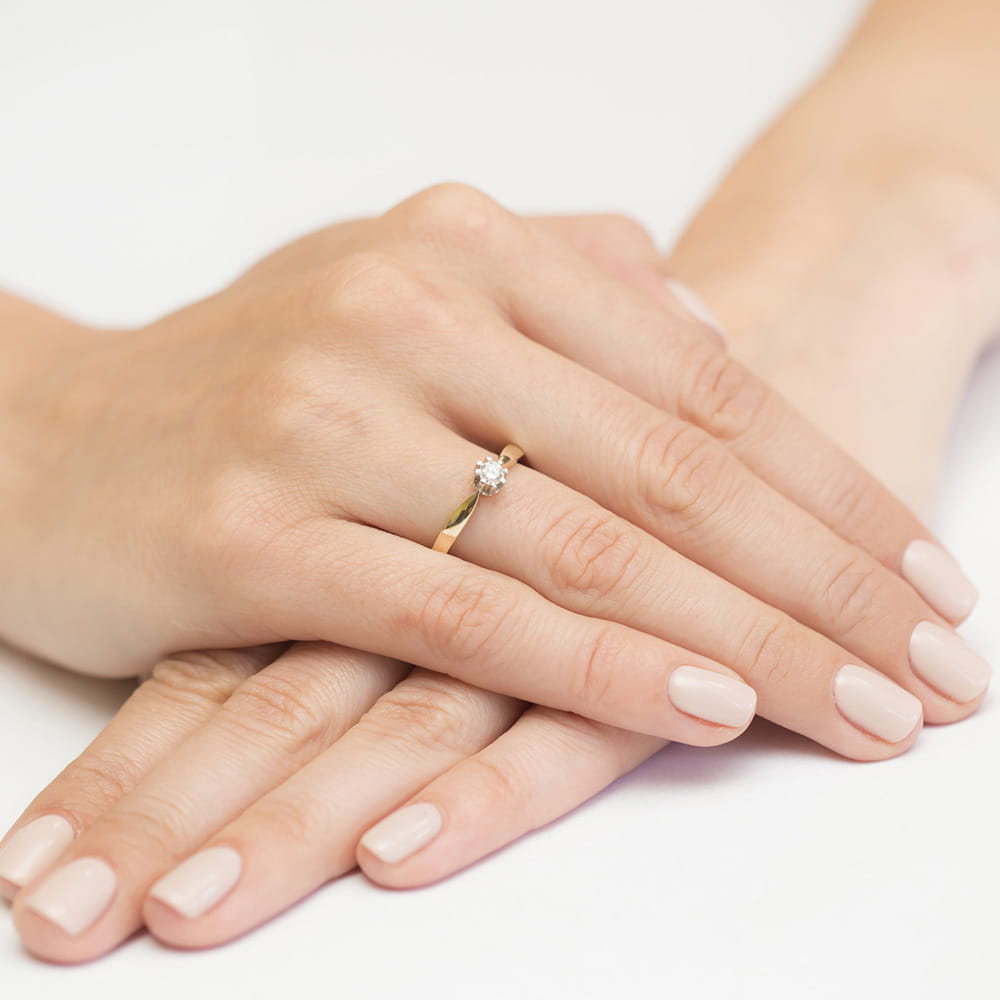 Auksinis Žiedas Su Deimantu