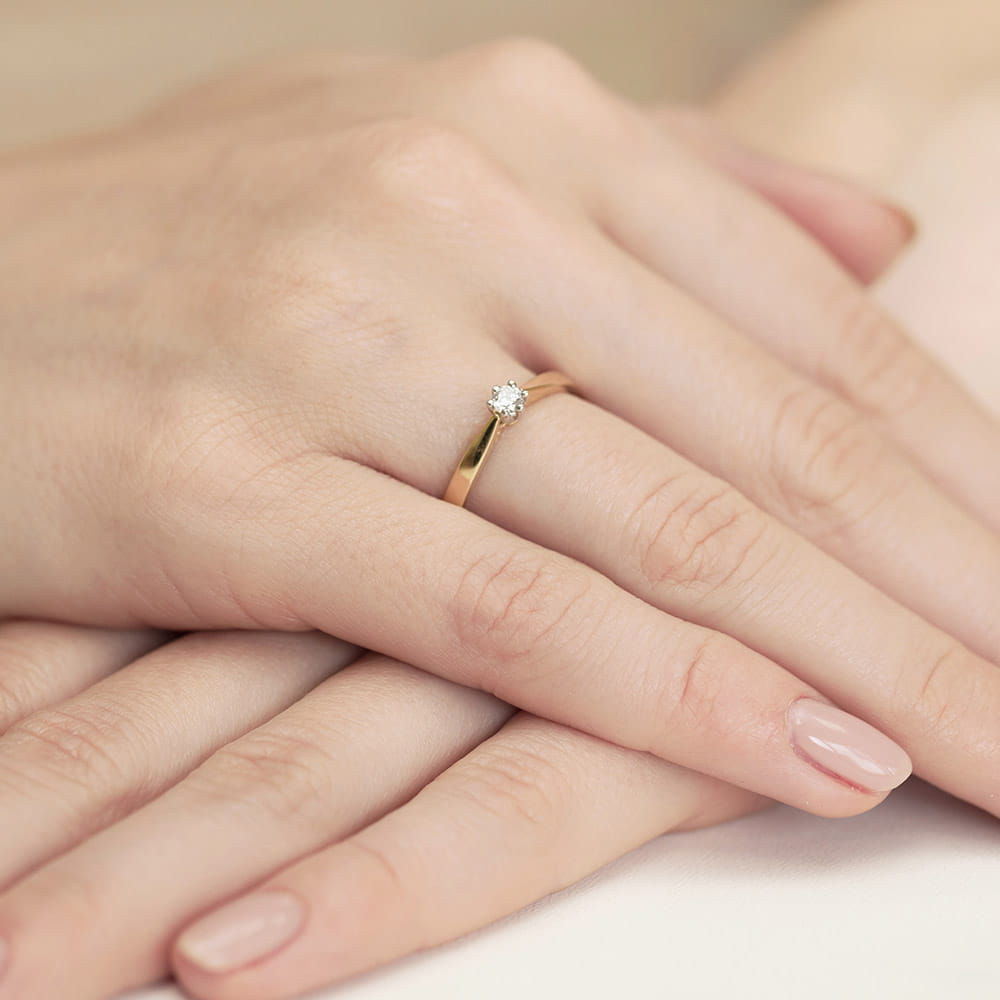 Gold Ring With Diamond