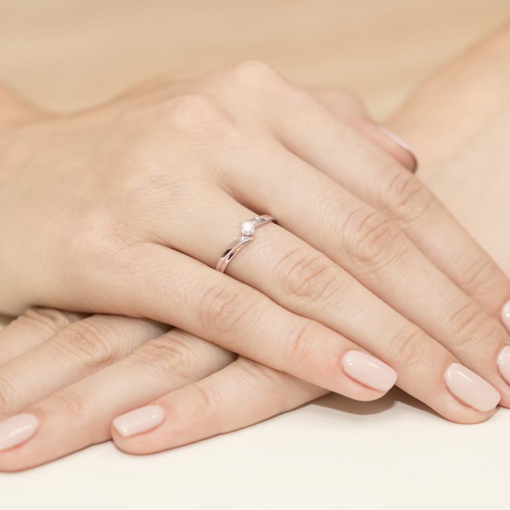 Auksinis Žiedas Su Deimantu