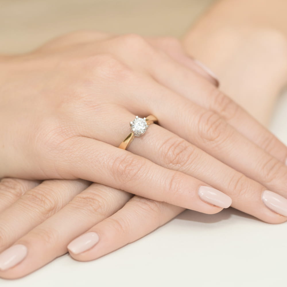 Gold Ring With Diamond